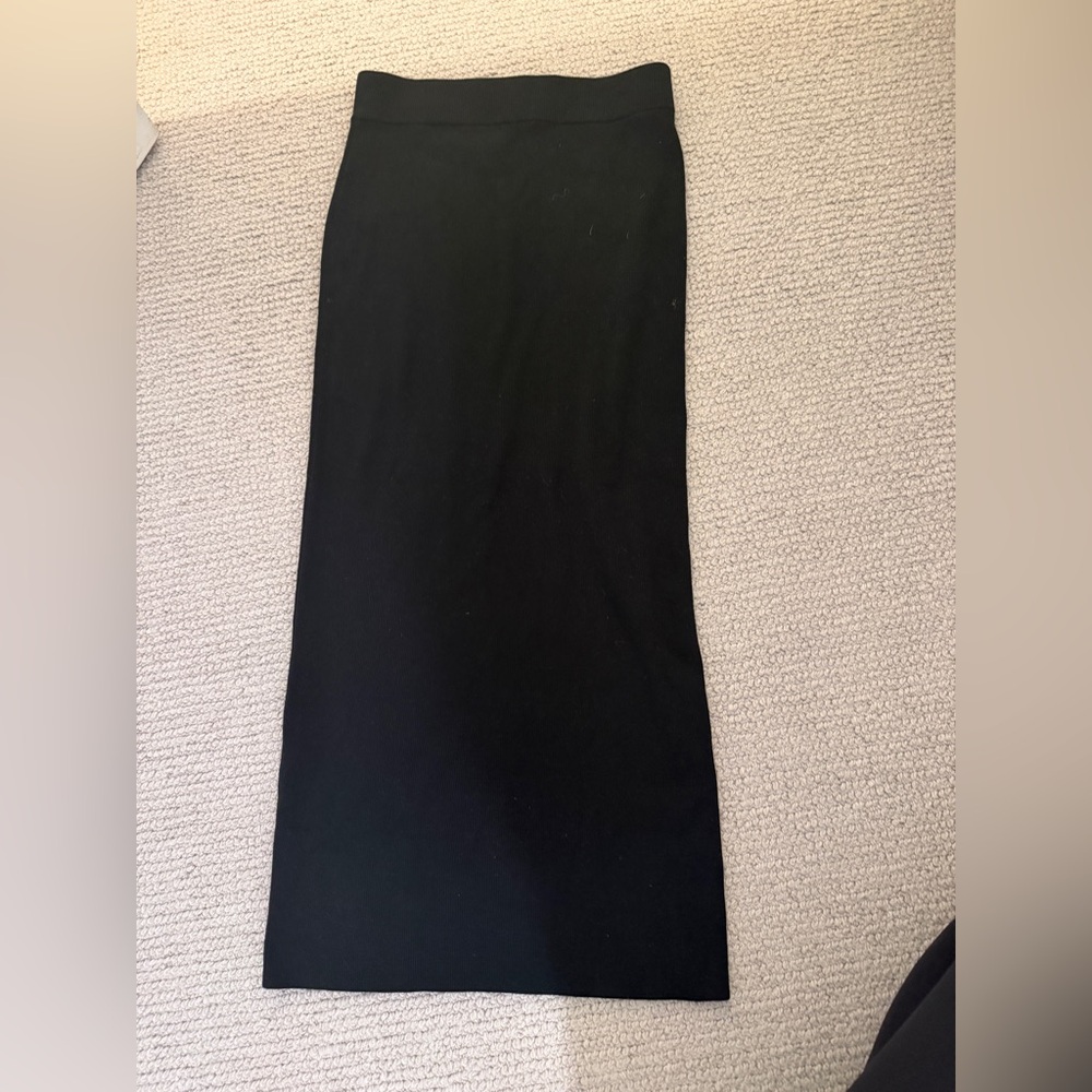 Sleek Black Midi Knit Skirt